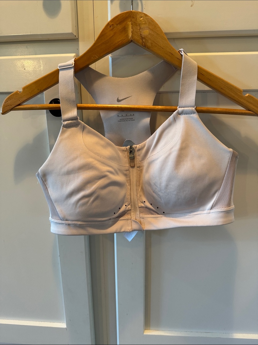 Nike Front-Zip High-Support Sports Bra - Pale Pink